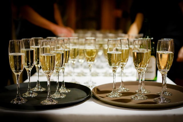 copas de champagne de plástico
